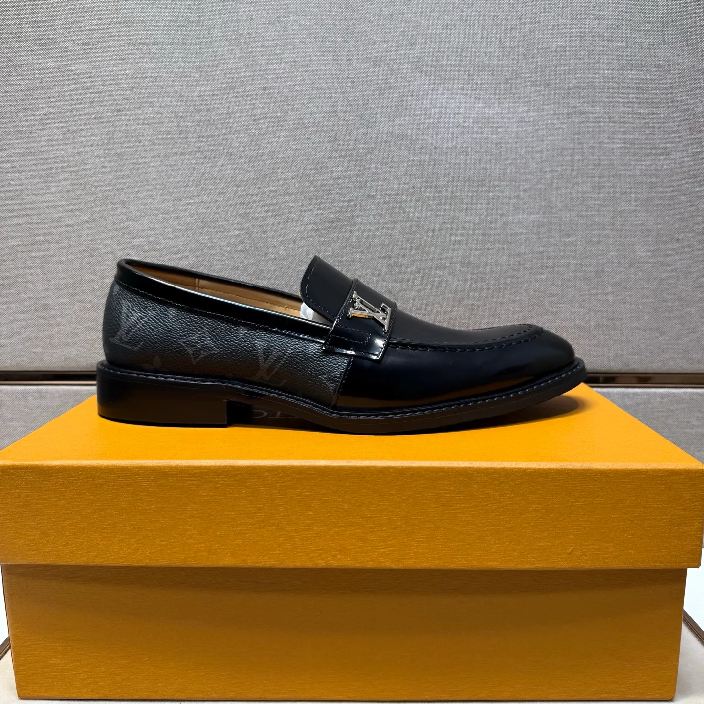 Men's men's shoes 💰pp462【LV～】Men's casual leather shoes 2025z cabinet sales simultaneously 🔶Size: 39-44#️⃣ 🔷2 colors🔜The upper is made of multi-material splicing➕Cow leather lining, comfortable and breathable, sole: original comfortable and wear-resistant outsole, ⚠️real thing📱photographed🎬real thing is better📢📢📢